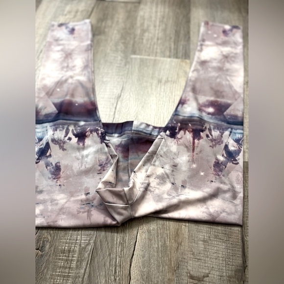 American Eagle• Marbled Purple White Hi-Rise Leggings, Size L, EUC - Picture 8 of 11